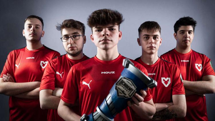 Jimpphat, MOUZ NXT 'a katıldı