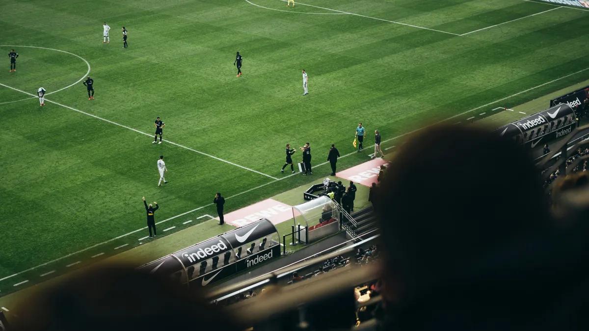 Rabona bet ve benzeri sitelerde sezon boyunca futbol bahisleri: ay ay rehber