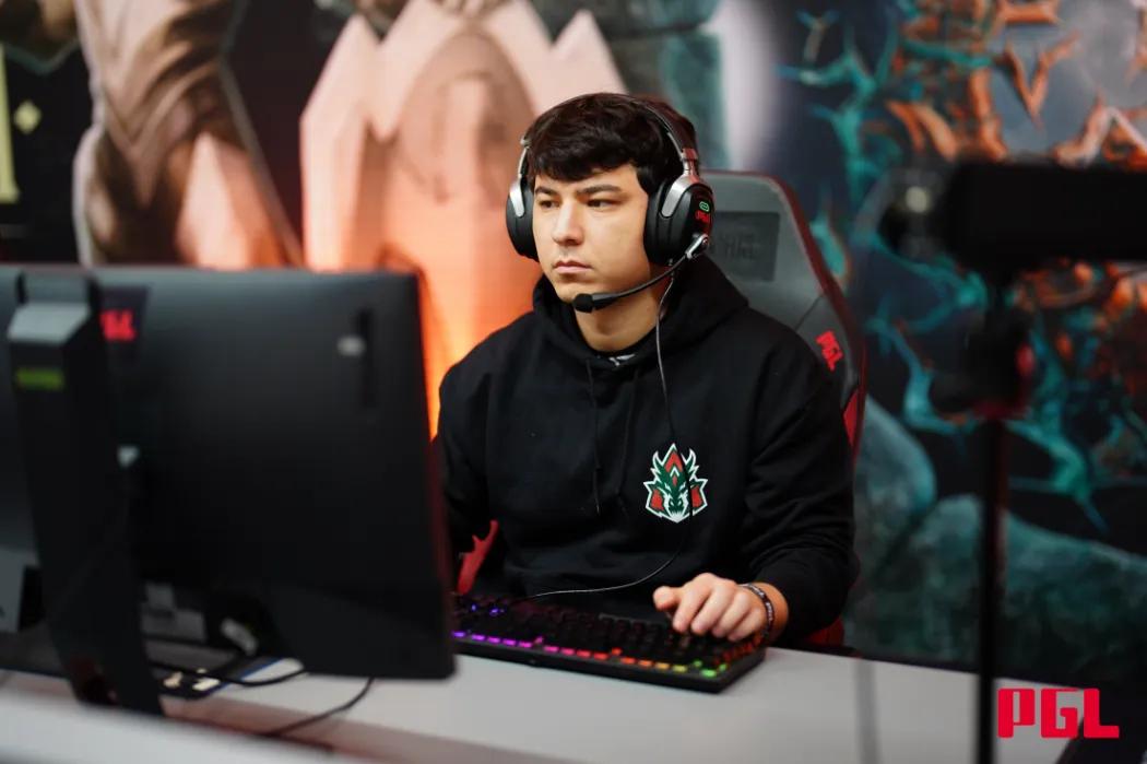 SoNNeikO Yeni Dota 2 Kadrosunu Kuruyor: Çay Takımı