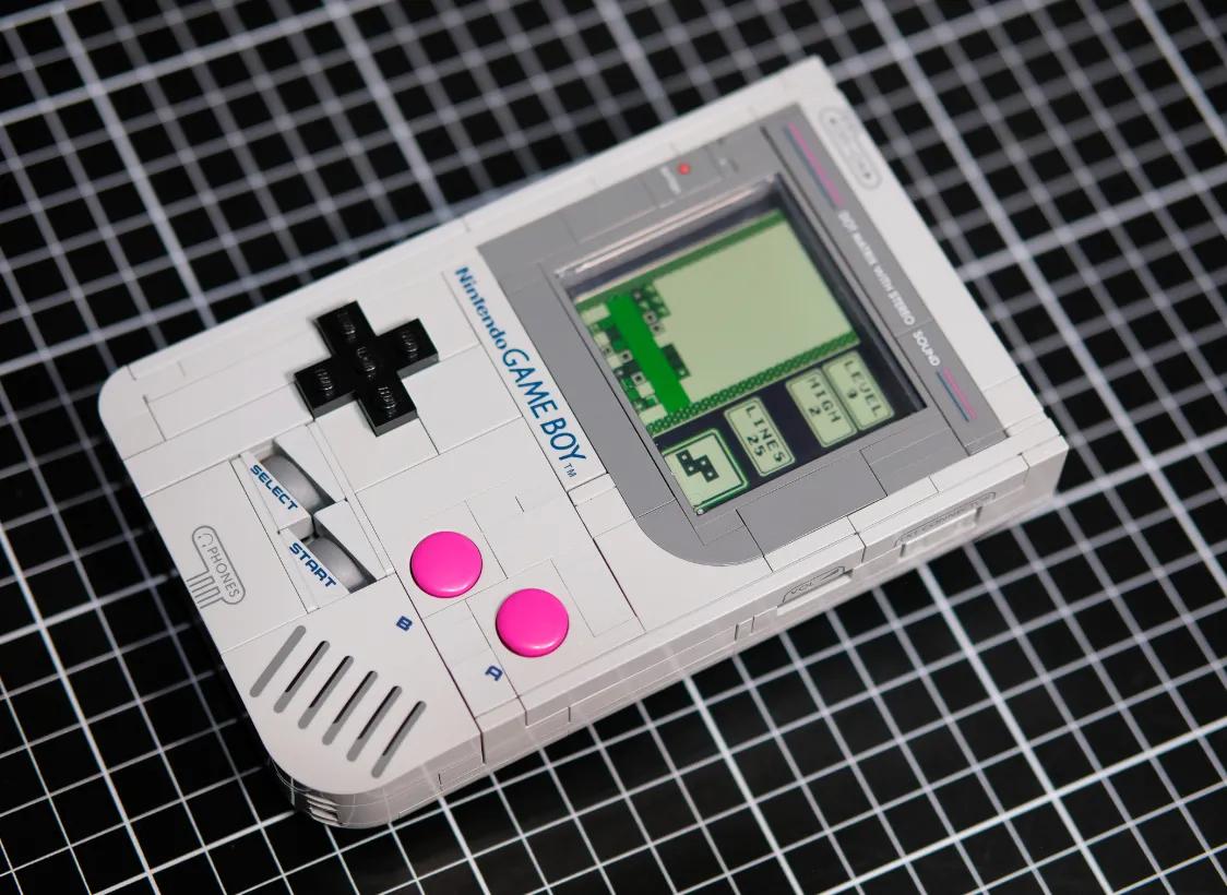 Lego'nun Game Boy Kopyası Gerçek Çalışan Bir Konsola Dönüştürüldü