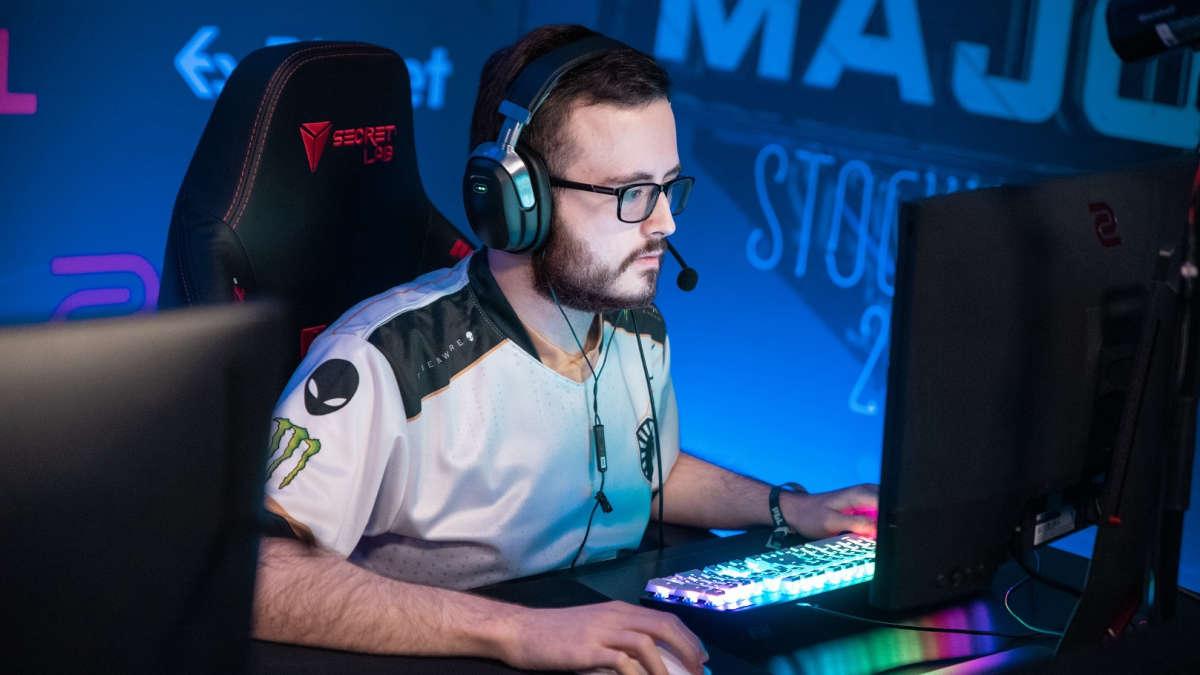 Grim: " Complexity Gaming kaybetmeye devam ederse bir şeyler olabilir"