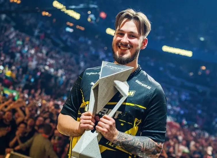 NaVi'den jL XANTARES ile El Sıkışmayı Reddederken BLAST Spring 2025'te Gerginlik