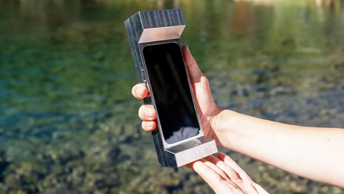 Matter Neuroscience, Ekran Bağımlılığını Azaltmak İçin Tasarlanmış 6 Kiloluk Bir Telefon Kılıfı Tanıttı