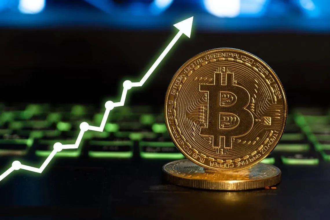Bitcoin Güven Veren Büyümesini Sürdürüyor: Kısa Vadeli Tasfiyeler ve Piyasa Faktörleri Arasında Fiyat 93.500 Dolara Ulaştı
