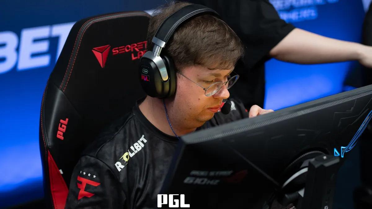 Bir Devrin Sonu: İki Kez Büyük Şampiyonluk Kazanan karrigan FaZe Clan'dan Ayrılıyor