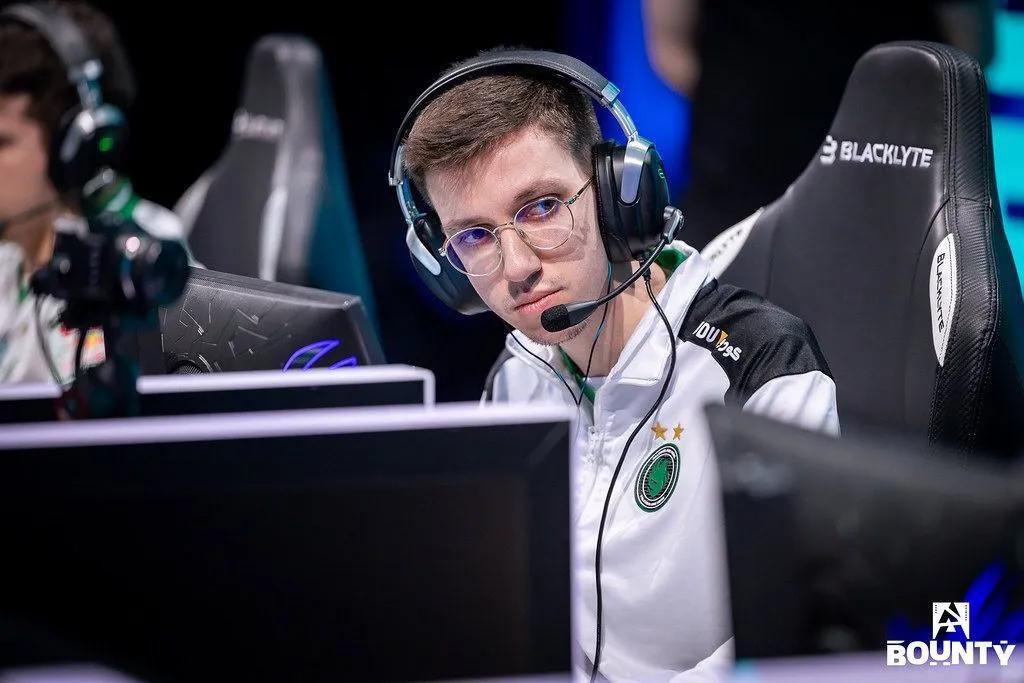 Team Falcons'ta Değişiklikler: Karrigan, Kyxsan'ın Yerine Geçti