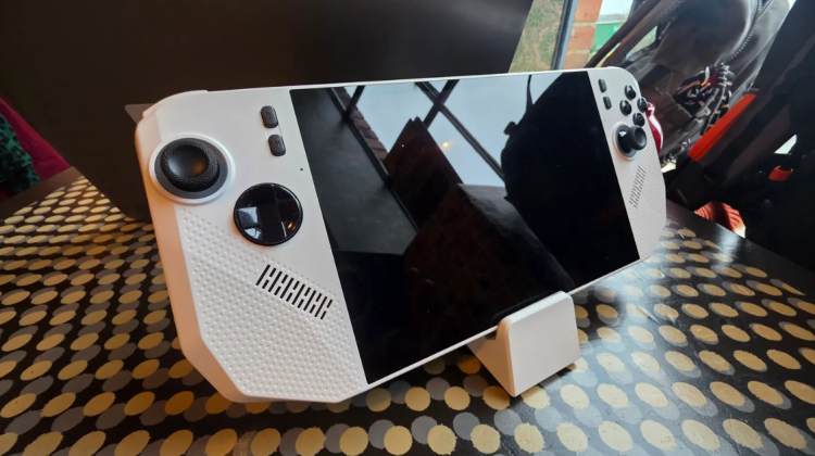 MSI’s Claw A8 BZ2EM Lands Between Rivals Without Shifting The Field 2